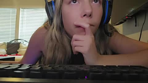 Snapshot of superlive_lexi chatting on 4, 8, 2026 superlive_lexi online show from 4, 8, 2026