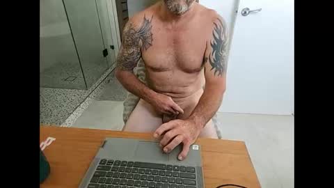 surfdog2908 online show from 19, 2, 2025