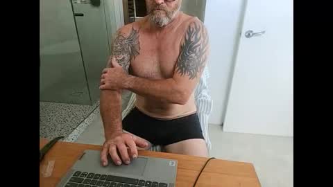 surfdog2908 online show from 12, 3, 2025