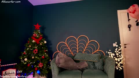 Snapshot of surfergirl121 chatting on 14, 12, 2024 Allie online show from 14, 12, 2024