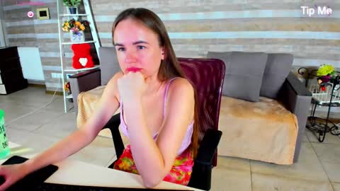 susansmitt online show from 16, 9, 2025