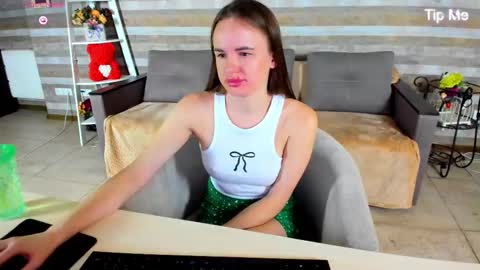 susansmitt online show from 4, 10, 2025