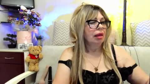 Snapshot of susiexnoreen chatting on 26, 6, 2026 SusiexNoreen online show from 26, 6, 2026