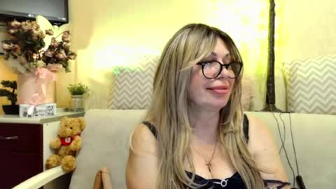 Snapshot of susiexnoreen chatting on 3, 7, 2026 SusiexNoreen online show from 3, 7, 2026