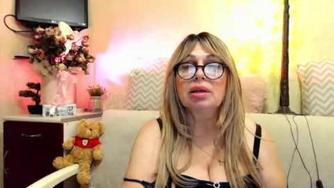 Snapshot of susiexnoreen chatting on 4, 7, 2026 SusiexNoreen online show from 4, 7, 2026
