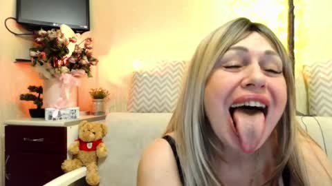 Snapshot of susiexnoreen chatting on 6, 7, 2026 SusiexNoreen online show from 6, 7, 2026