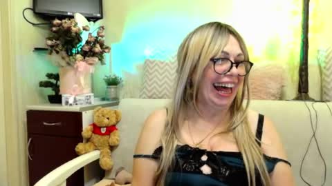 Snapshot of susiexnoreen chatting on 7, 7, 2026 SusiexNoreen online show from 7, 7, 2026