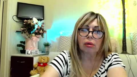 Snapshot of susiexnoreen chatting on 7, 7, 2026 SusiexNoreen online show from 7, 7, 2026