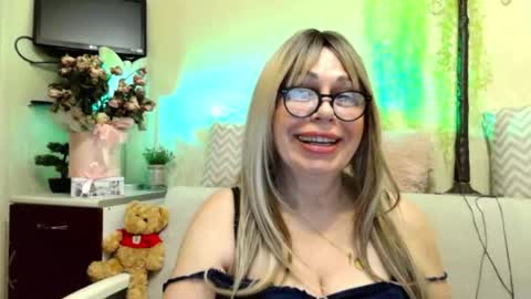 Snapshot of susiexnoreen chatting on 9, 7, 2026 SusiexNoreen online show from 9, 7, 2026