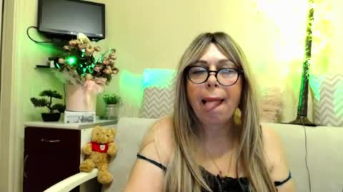 Snapshot of susiexnoreen chatting on 21, 7, 2026 SusiexNoreen online show from 21, 7, 2026