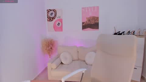 Sussan Monroe online show from 8, 6, 2026