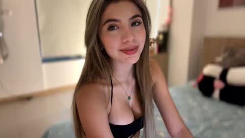 Snapshot of sussanf_ chatting on 17, 12, 2024 Susy online show from 17, 12, 2024