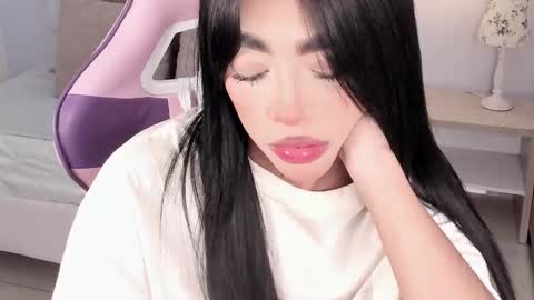 Snapshot of sussie_thompsom chatting on 19, 12, 2025 Sussie Tompsom online show from 19, 12, 2025