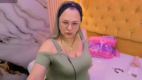 Snapshot of sussy_perez_ chatting on 5, 2, 2026 Sussy online show from 5, 2, 2026