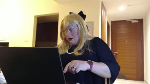 My name is Sissy or more fully Suzanna Aprilia Maria Mariquita Catarina Chinita Banci. Soy una puta - que chimba ladybug online show from 8, 5, 2026