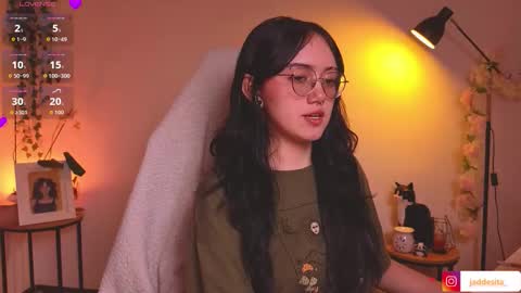 Snapshot of suzumi_ chatting on 13, 10, 2025 Jadde  online show from 13, 10, 2025