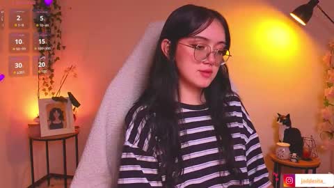 Snapshot of suzumi_ chatting on 14, 10, 2025 Jadde  online show from 14, 10, 2025