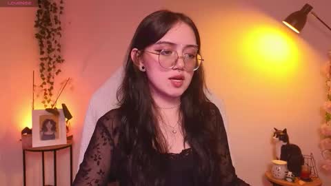 Snapshot of suzumi_ chatting on 22, 10, 2025 Jadde  online show from 22, 10, 2025