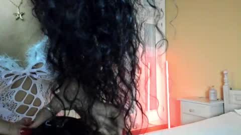suzysuza online show from 3, 10, 2025