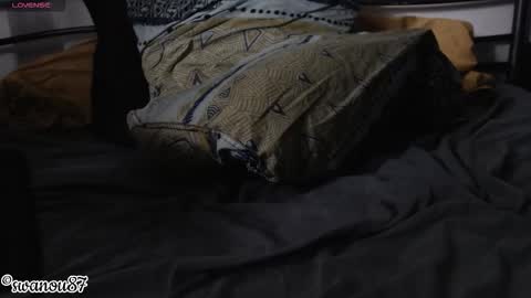 Snapshot of swanou87 chatting on 19, 10, 2025 swanou87 online show from 19, 10, 2025