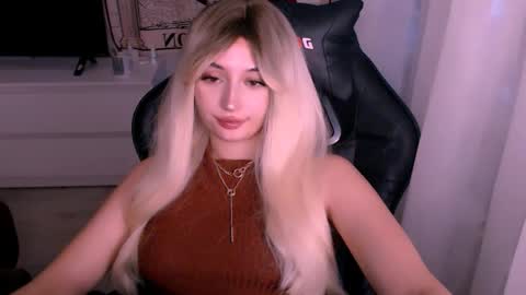 Snapshot of sweeet_baby0 chatting on 22, 10, 2025 Kate online show from 22, 10, 2025