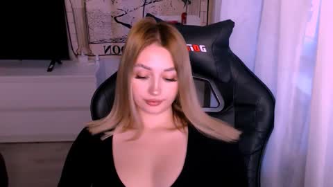 Snapshot of sweeet_baby0 chatting on 28, 10, 2025 Kate online show from 28, 10, 2025