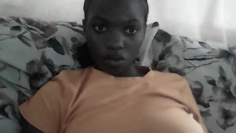 Snapshot of sweeetpea20 chatting on 15, 7, 2026 sweeetpea20 online show from 15, 7, 2026