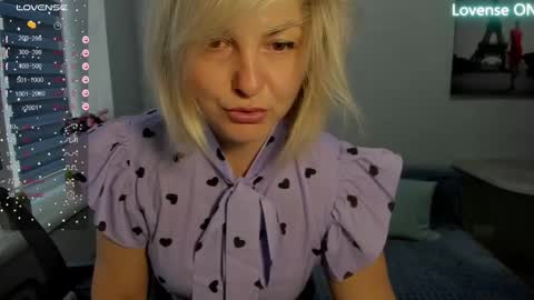 Snapshot of sweet___margaret chatting on 8, 3, 2025 Margaret online show from 8, 3, 2025