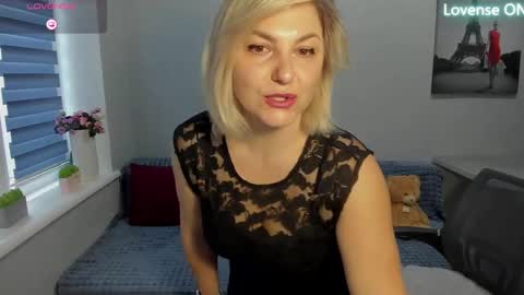 Snapshot of sweet___margaret chatting on 9, 3, 2025 Margaret online show from 9, 3, 2025