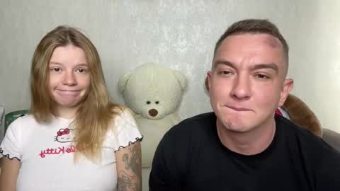 Mia and Robert online show from 3, 10, 2025