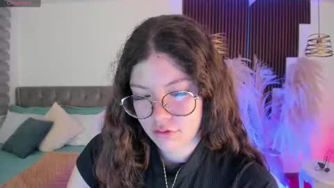 Snapshot of sweet_alicee__ chatting on 7, 8, 2026 Alice online show from 7, 8, 2026