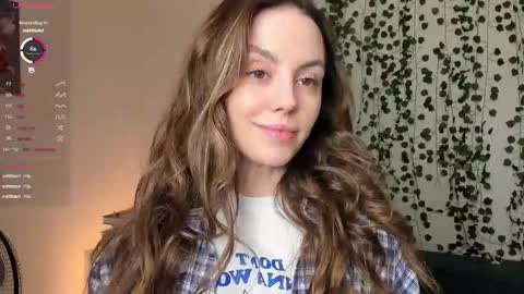 Snapshot of sweet_and_flirt chatting on 23, 11, 2025 Alice online show from 23, 11, 2025