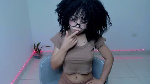 Snapshot of sweet_anie_04 chatting on 30, 12, 2024 Anie online show from 30, 12, 2024