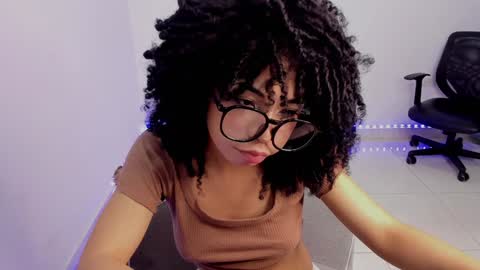 Snapshot of sweet_anie_04 chatting on 17, 1, 2025 Anie online show from 17, 1, 2025