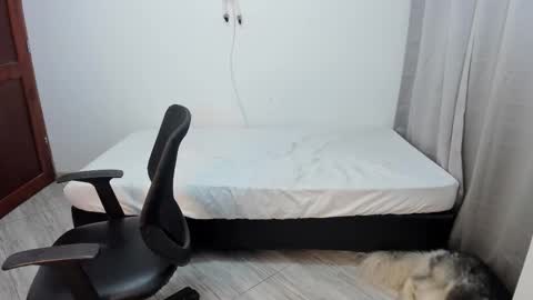 Snapshot of sweet_anie_04 chatting on 13, 11, 2025 Anie online show from 13, 11, 2025