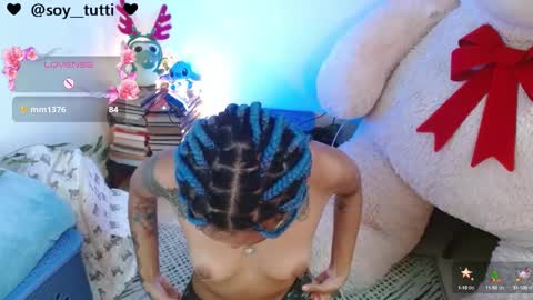 Snapshot of sweet_bluee chatting on 10, 12, 2024 Tutti online show from 10, 12, 2024