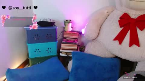 Snapshot of sweet_bluee chatting on 30, 12, 2024 Tutti online show from 30, 12, 2024