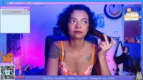 Snapshot of sweet_bluee chatting on 28, 9, 2025 Tutti online show from 28, 9, 2025