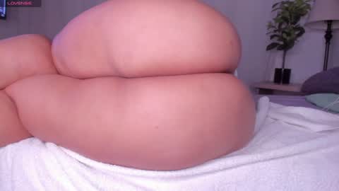 Snapshot of sweet_booty1 chatting on 5, 2, 2025 Chelsy  online show from 5, 2, 2025