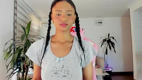 sweet_brunette88 online show from 13, 12, 2025