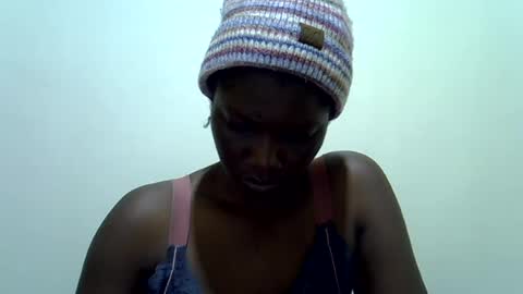 Snapshot of sweet_cherie1 chatting on 5, 8, 2026 sweet_cherie1 online show from 5, 8, 2026