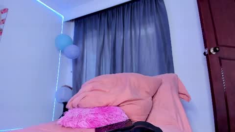Snapshot of sweet_cinamon69 chatting on 6, 7, 2026 Canela online show from 6, 7, 2026