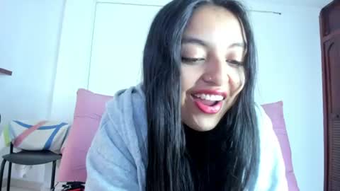Snapshot of sweet_cinamon69 chatting on 6, 8, 2026 Canela online show from 6, 8, 2026