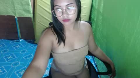 Snapshot of sweet_czylle chatting on 3, 2, 2026 sweet_czylle online show from 3, 2, 2026