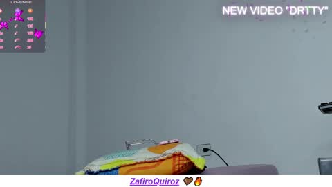 ZAFIRO QUIROZ online show from 28, 2, 2025
