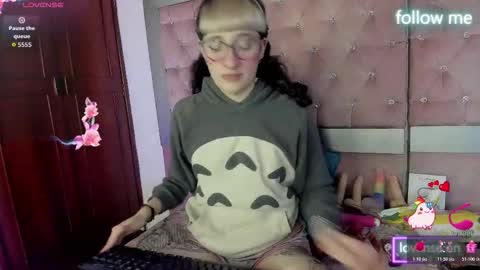 Snapshot of sweet_emmili chatting on 27, 3, 2026 emmili online show from 27, 3, 2026