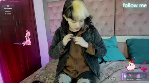 Snapshot of sweet_emmili chatting on 9, 4, 2026 emmili online show from 9, 4, 2026