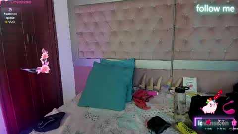 Snapshot of sweet_emmili chatting on 14, 4, 2026 emmili online show from 14, 4, 2026