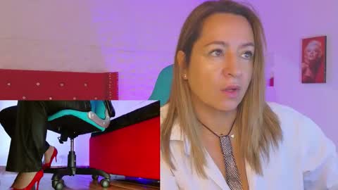 Snapshot of sweet_evans___ chatting on 19, 10, 2025 Sweet Evans online show from 19, 10, 2025