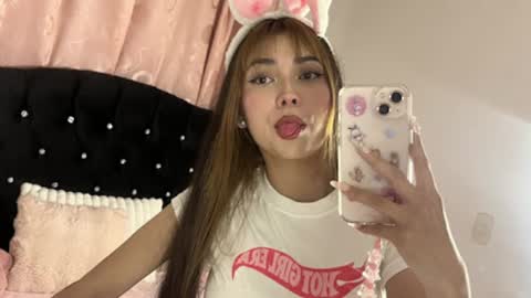 Snapshot of sweet_hannaah chatting on 25, 6, 2026 Hannah online show from 25, 6, 2026